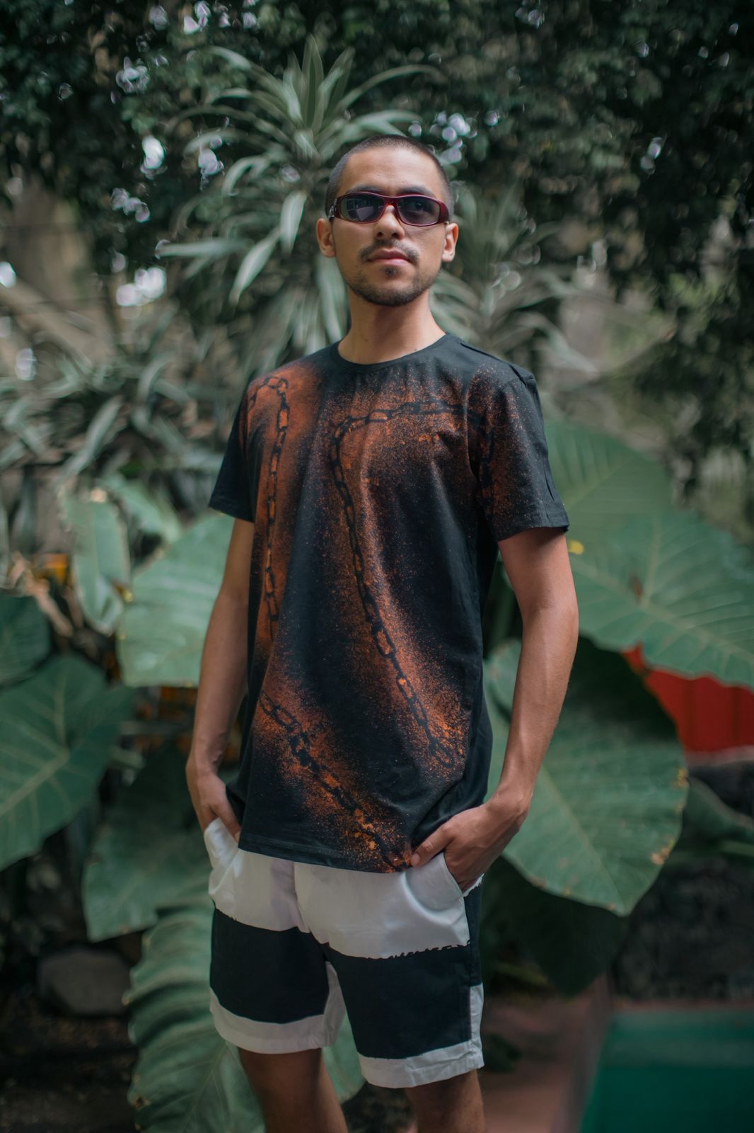 TSHIRT CADENAS NEGRA